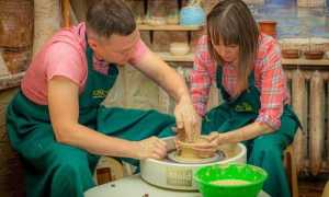 За гончарным кругом. Отдыхаем и творим