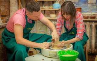 За гончарным кругом. Отдыхаем и творим