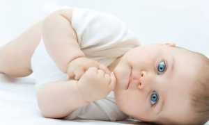 Понос у грудничка: причины и лечение