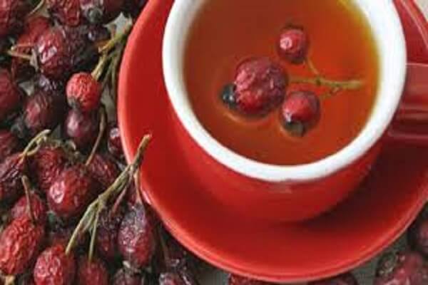 Отвар плодов боярышника в чашке Отвар боярышника