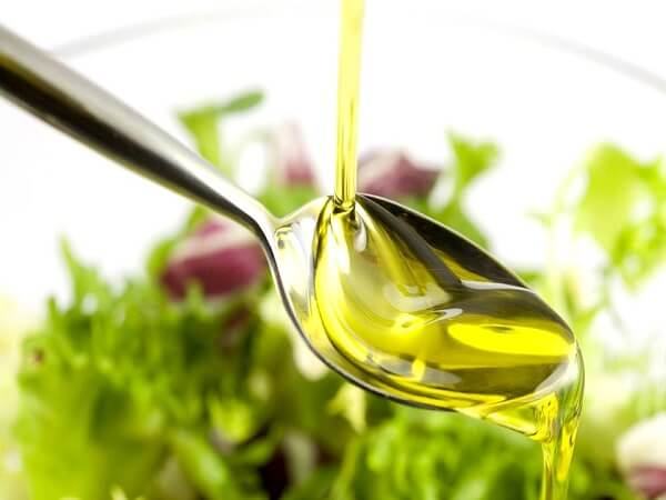 Льняное масло в ложке Льняное масло при холестерине