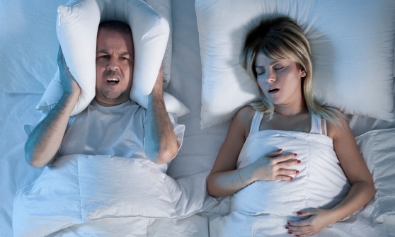 Как избавиться от храпа женщине?